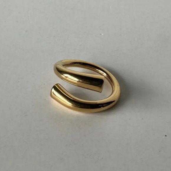 ANTHROPOLOGIE β Gold Spiral Ring β Adjustable - Picture 3 of 3